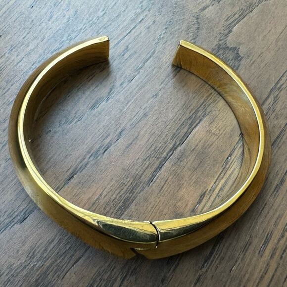 Kate Spade New York Raise The Bar Shiny Cuff Hinged Gold Tone Bracelet with Box - Picture 4 of 9